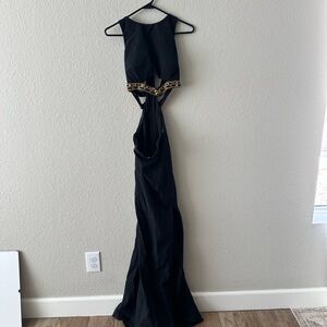 Camille La Vie Elegant Black Evening Prom Gown Size 4
